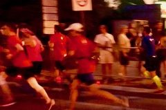 Kuba Walasek na mecie Biegu Powstania Warszawskiego